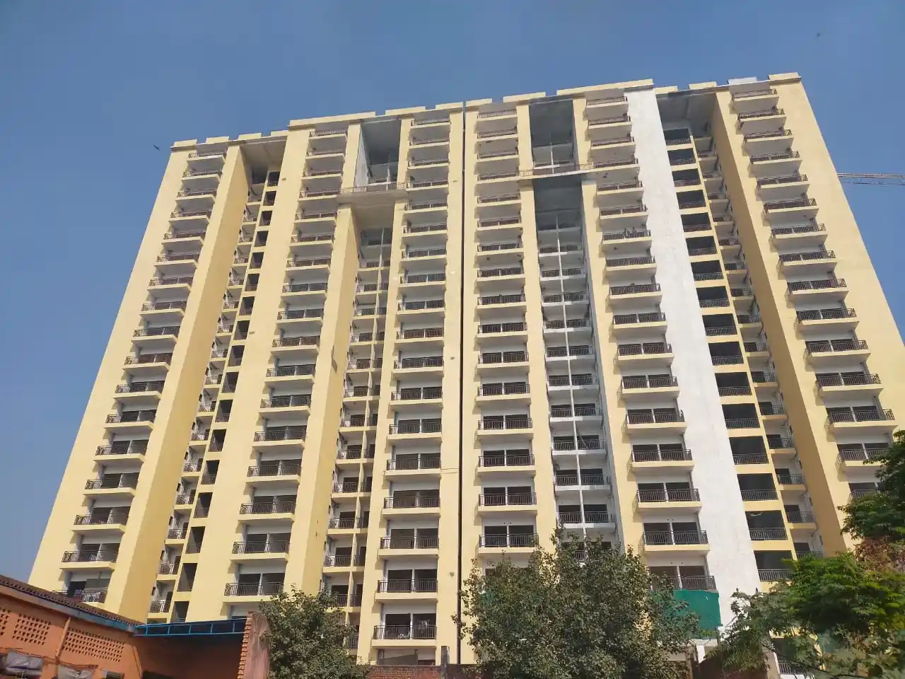 The Golden Gate - Offering 2 BHK and 3 BHK Apartments in Ghaziabad